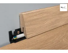 8573